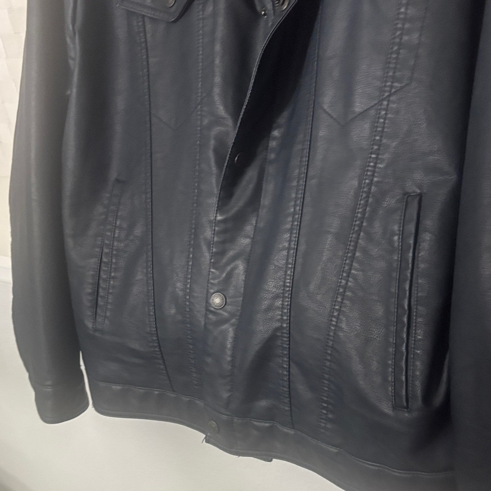 Levi's Men's Navy Faux  Leather Jacket with Sherpa Collar - Picture 3 of 7